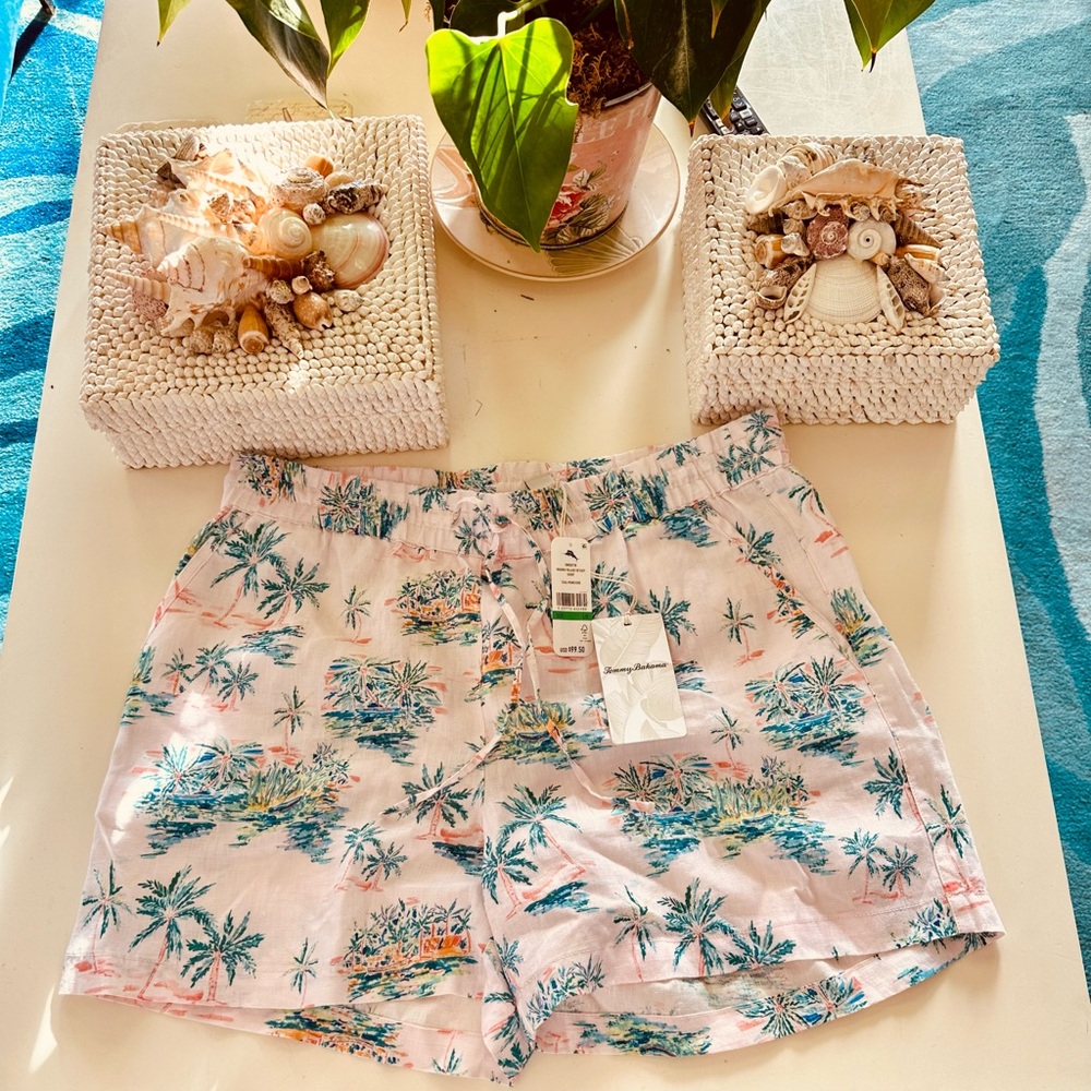 Tommy Bahama size L drawstring shorts. NWT